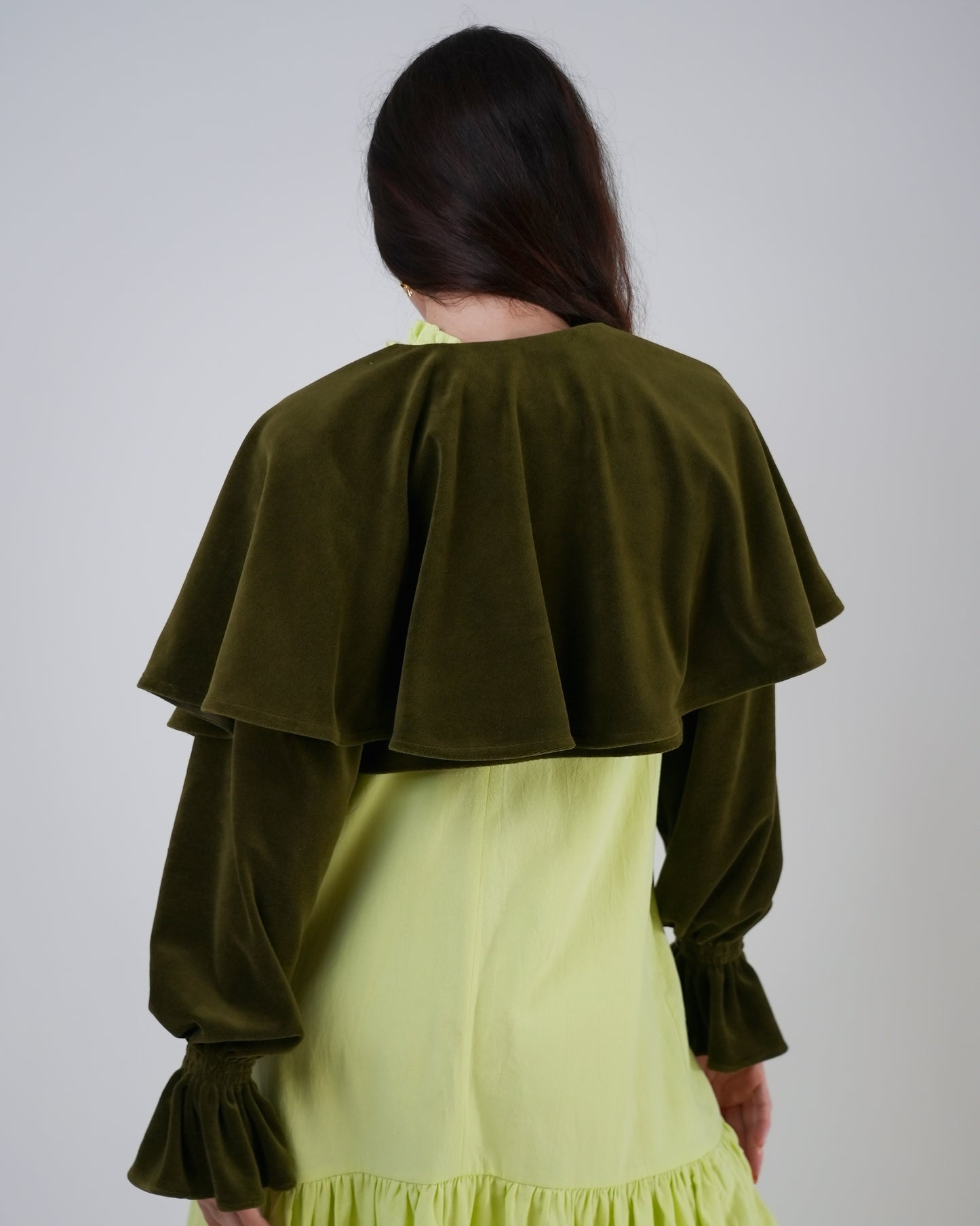 Capa stellata — terciopelo, color verde caqui