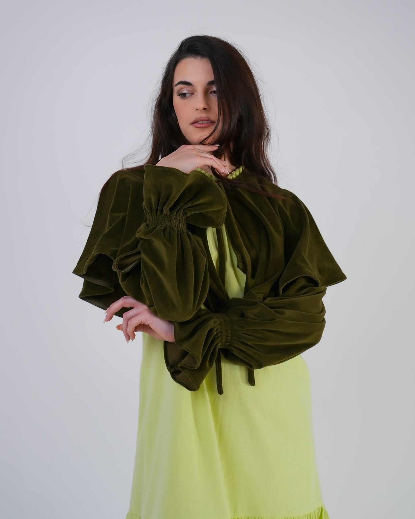 Capa stellata — terciopelo, color verde caqui