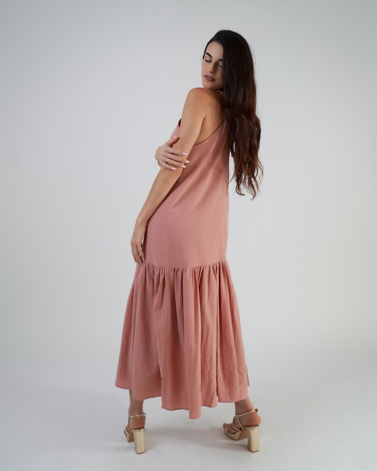 Vestido mimosa — algodón rústico, color rosa empolvado.