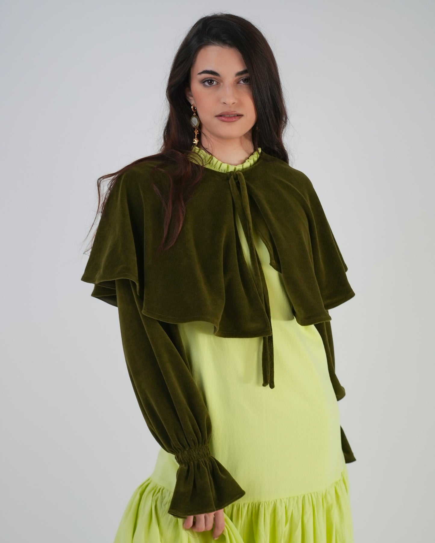 Capa stellata — terciopelo, color verde caqui